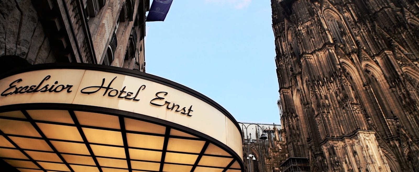 Excelsior Hotel Ernst Location Teaser